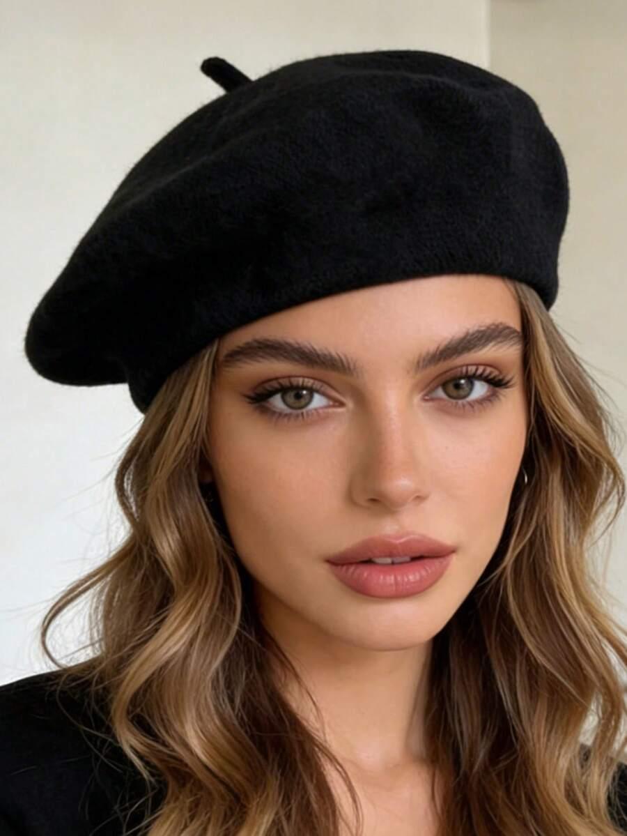 czarny beret wełniany