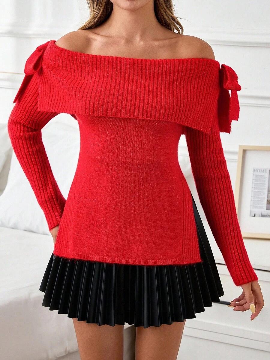 czerwony sweter odkryte ramiona