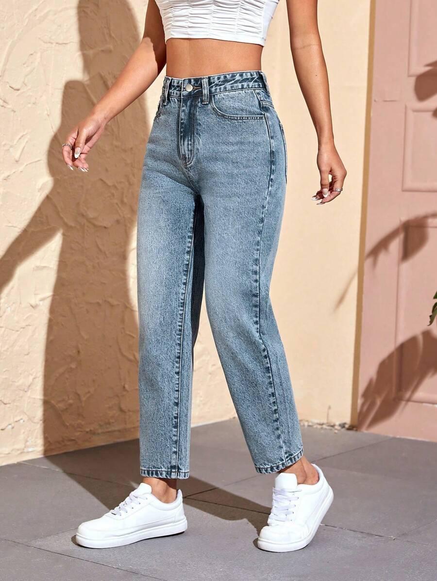 niebieskie spodnie jeans