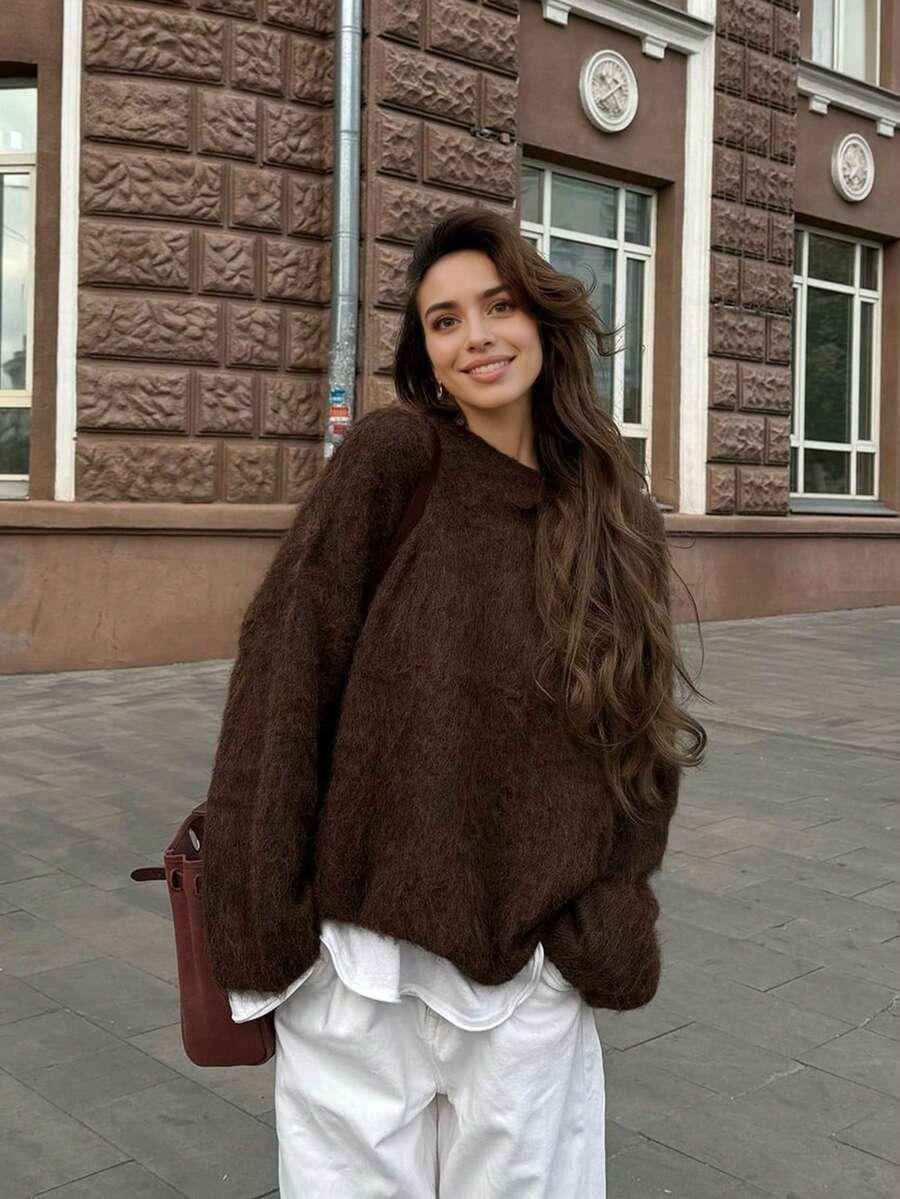 BRĄZOWY SWETER Z DOMIESZKĄ WEŁNY
