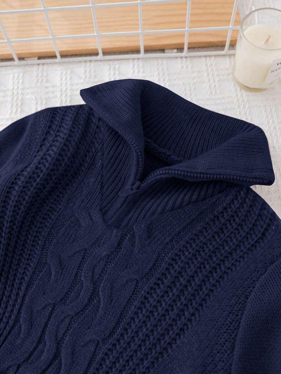 granatowy sweter zamek