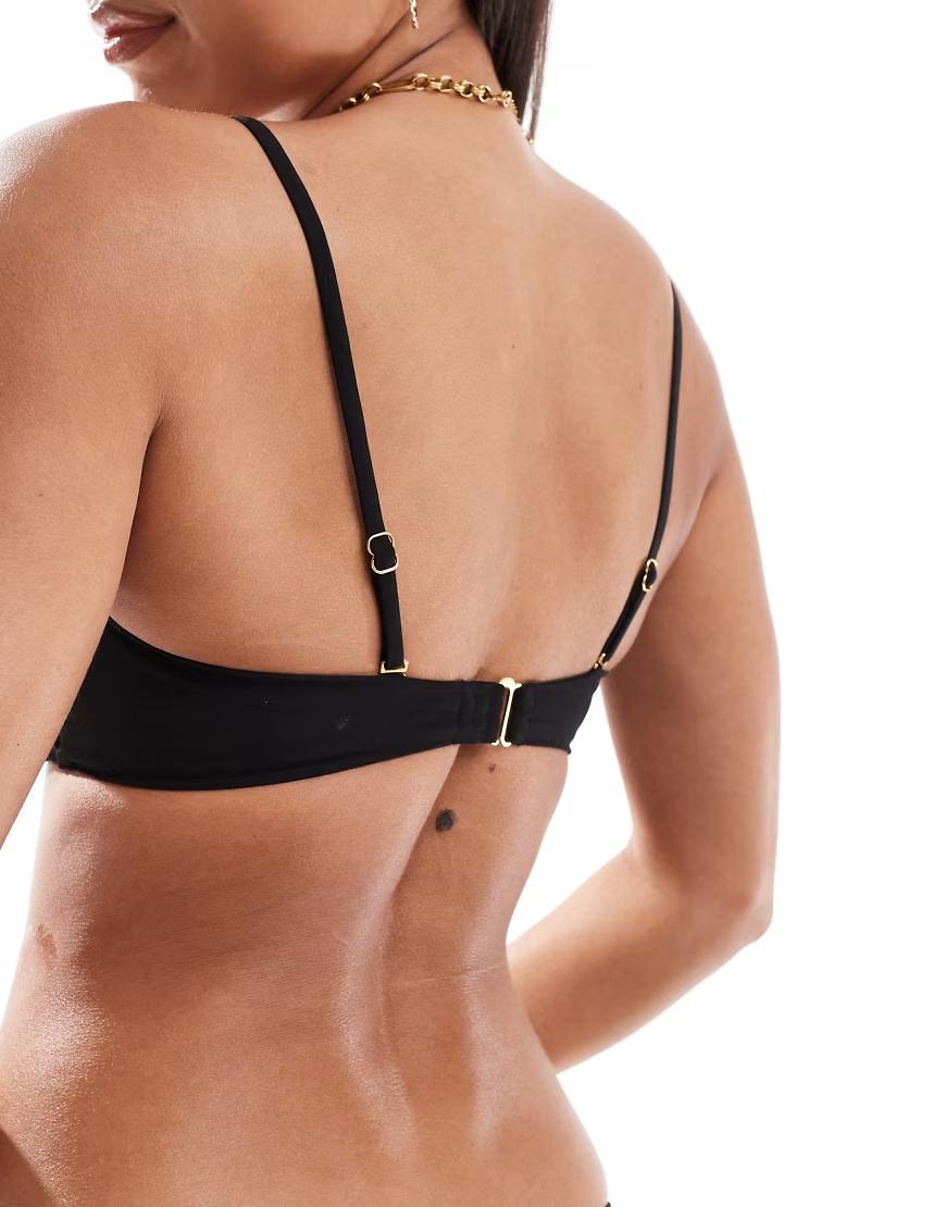 CZARNA MARSZCZONA GÓRA OD BIKINI