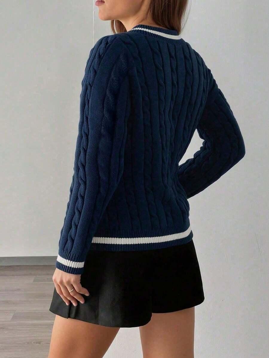 granatowy sweter v-neck