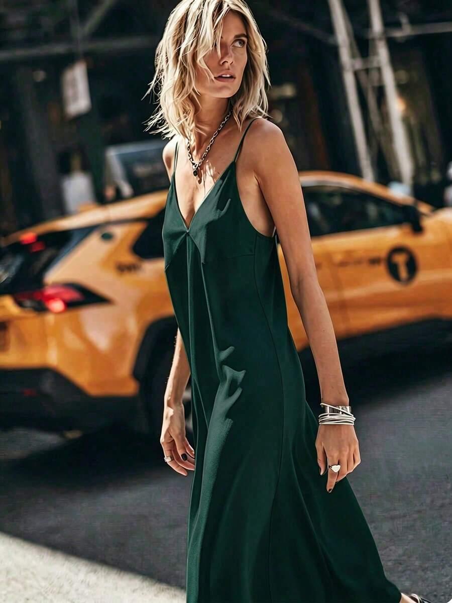 zielona midi sukienka na ramiączkach v neck