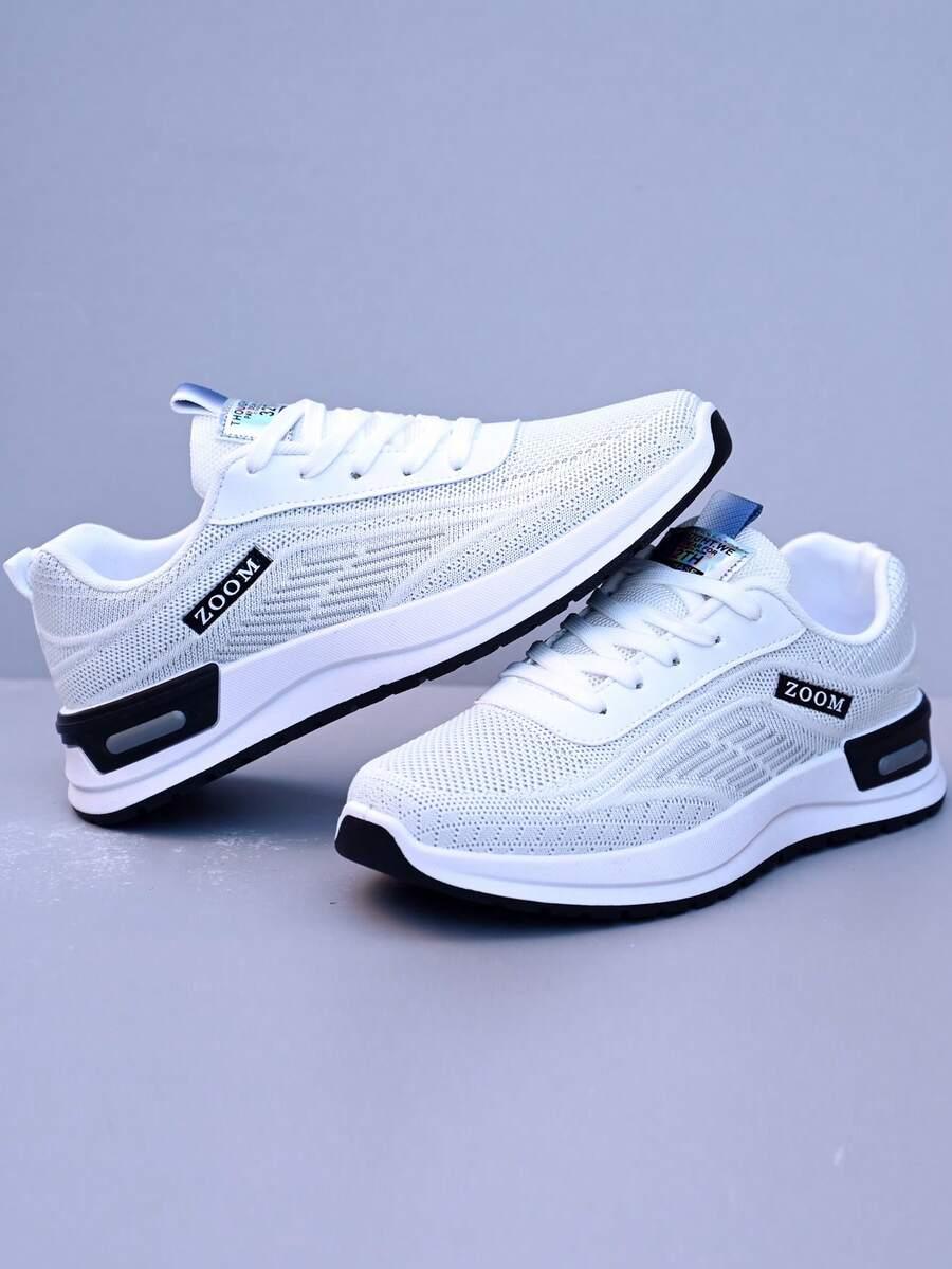 sznurowane buty sportowe