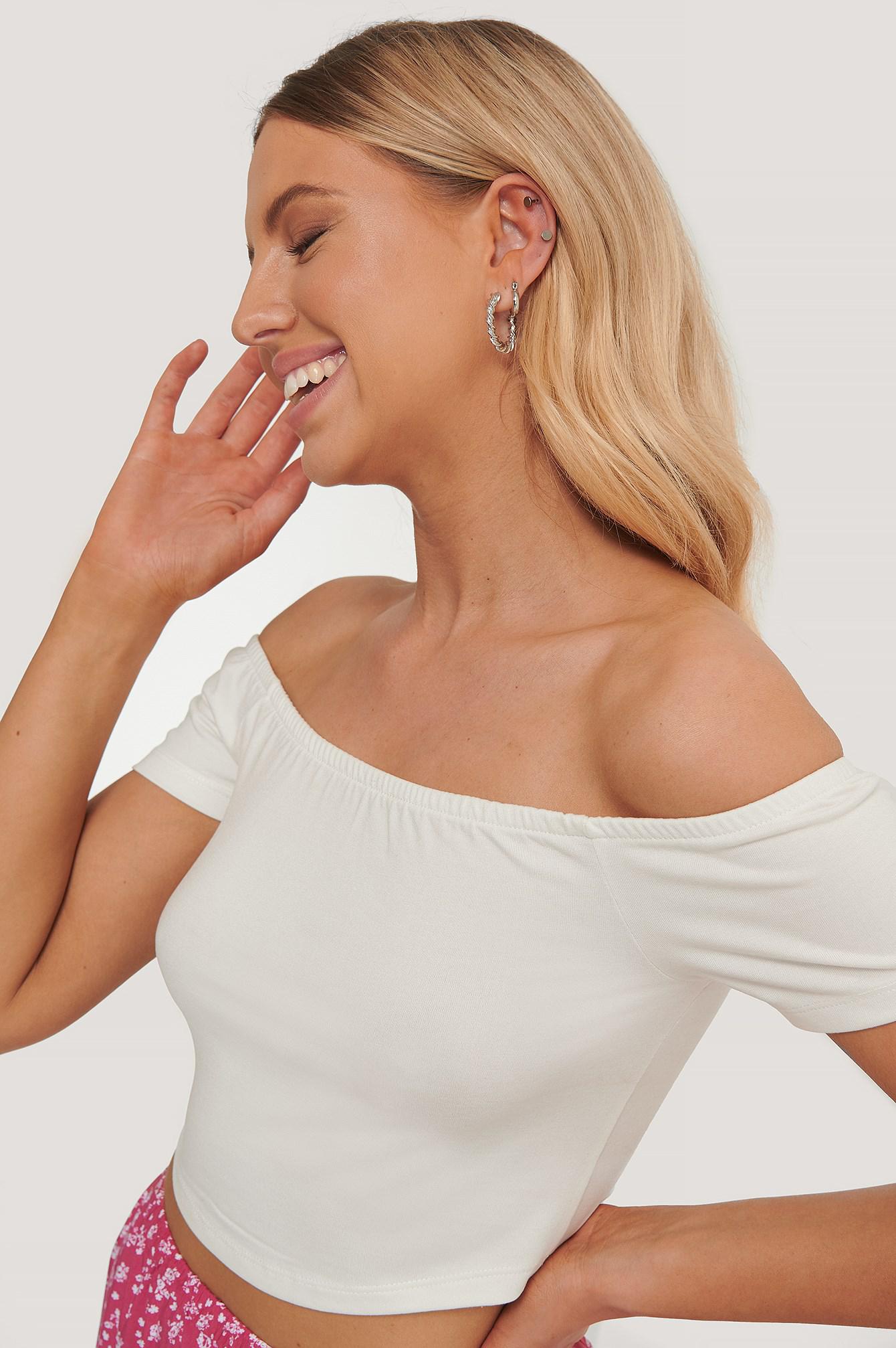 BIAŁY CROP TOP ODKRYTE RAMIONA