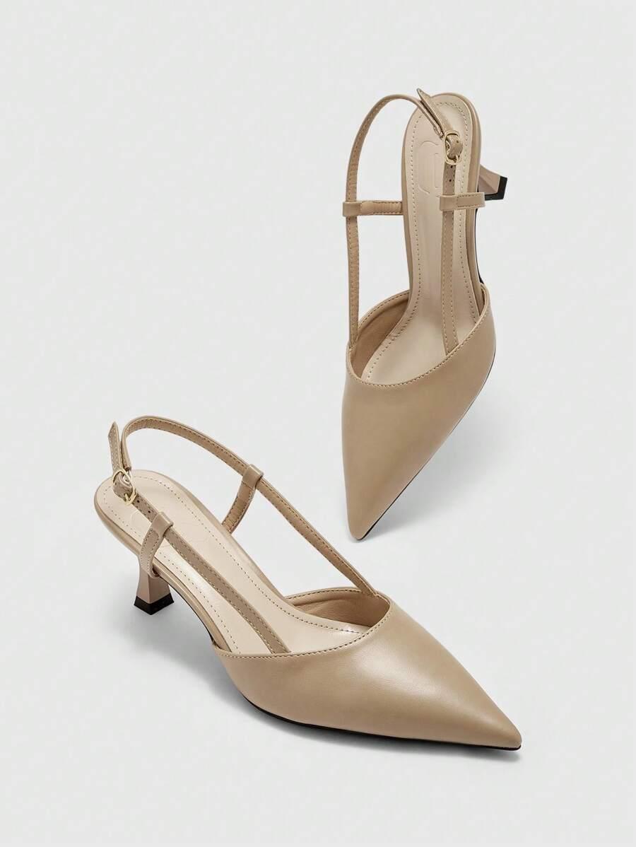 beżowe czółenka szpic