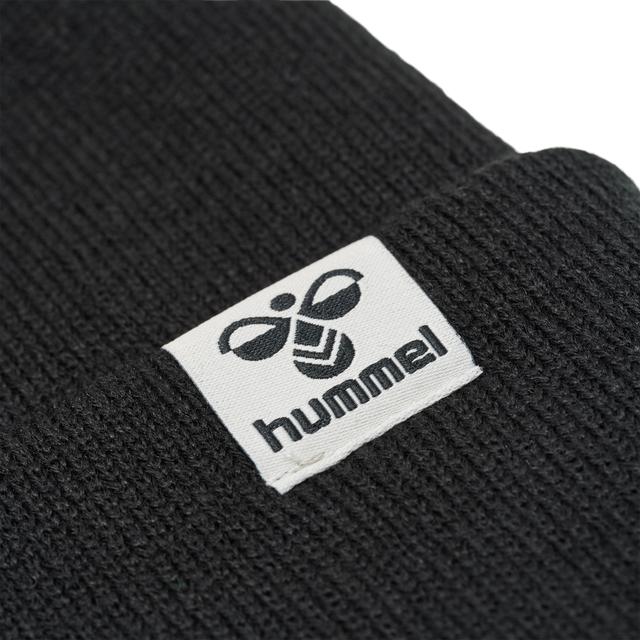 czarna czapka beanie