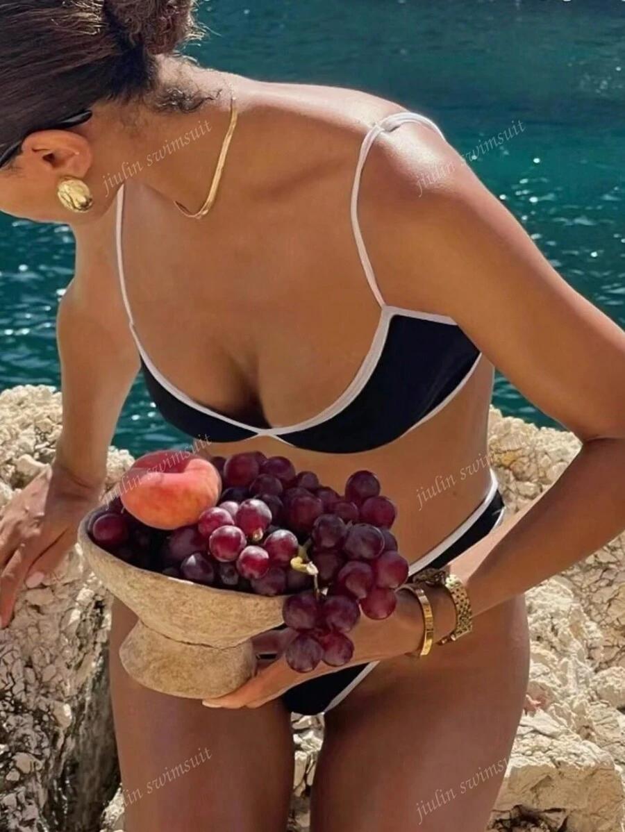czarny dół od bikini kontrast