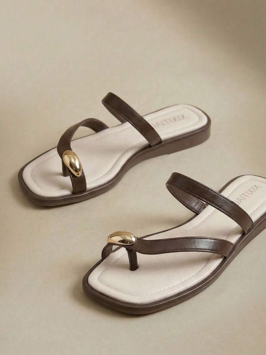 brązowe klapki casual