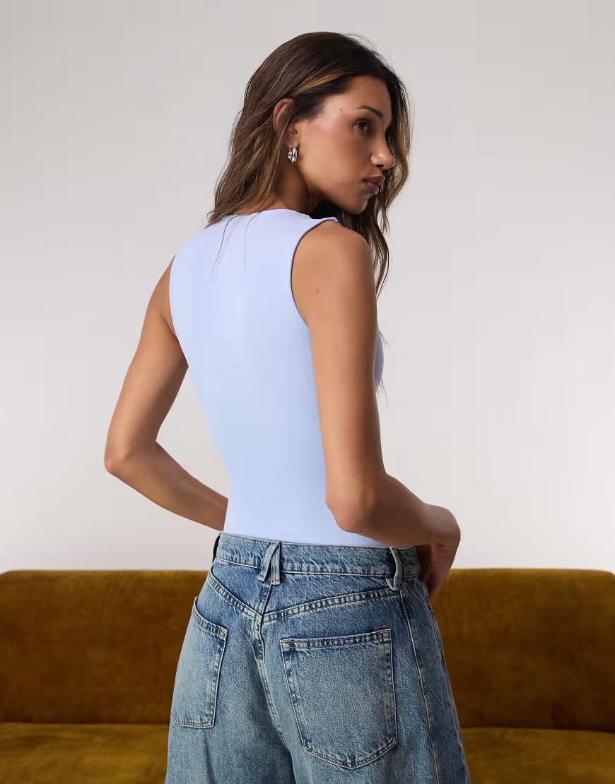 niebieskie body bez rękawów v-neck