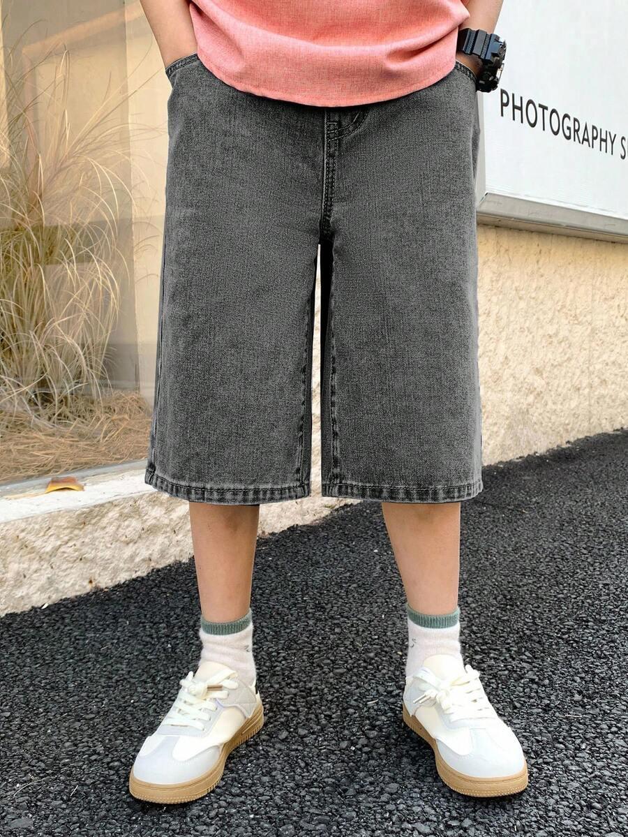 szare spodenki jeans