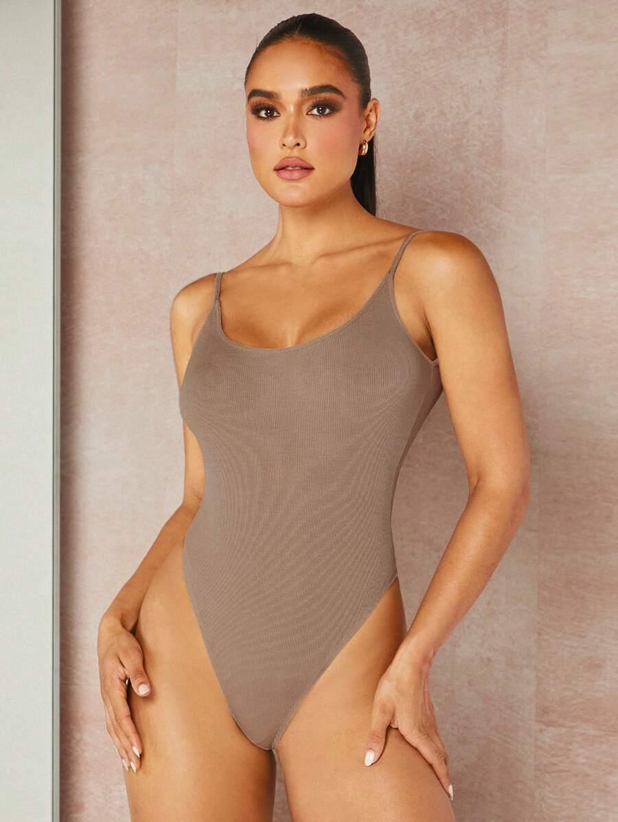 beżowe body odkryte plecy