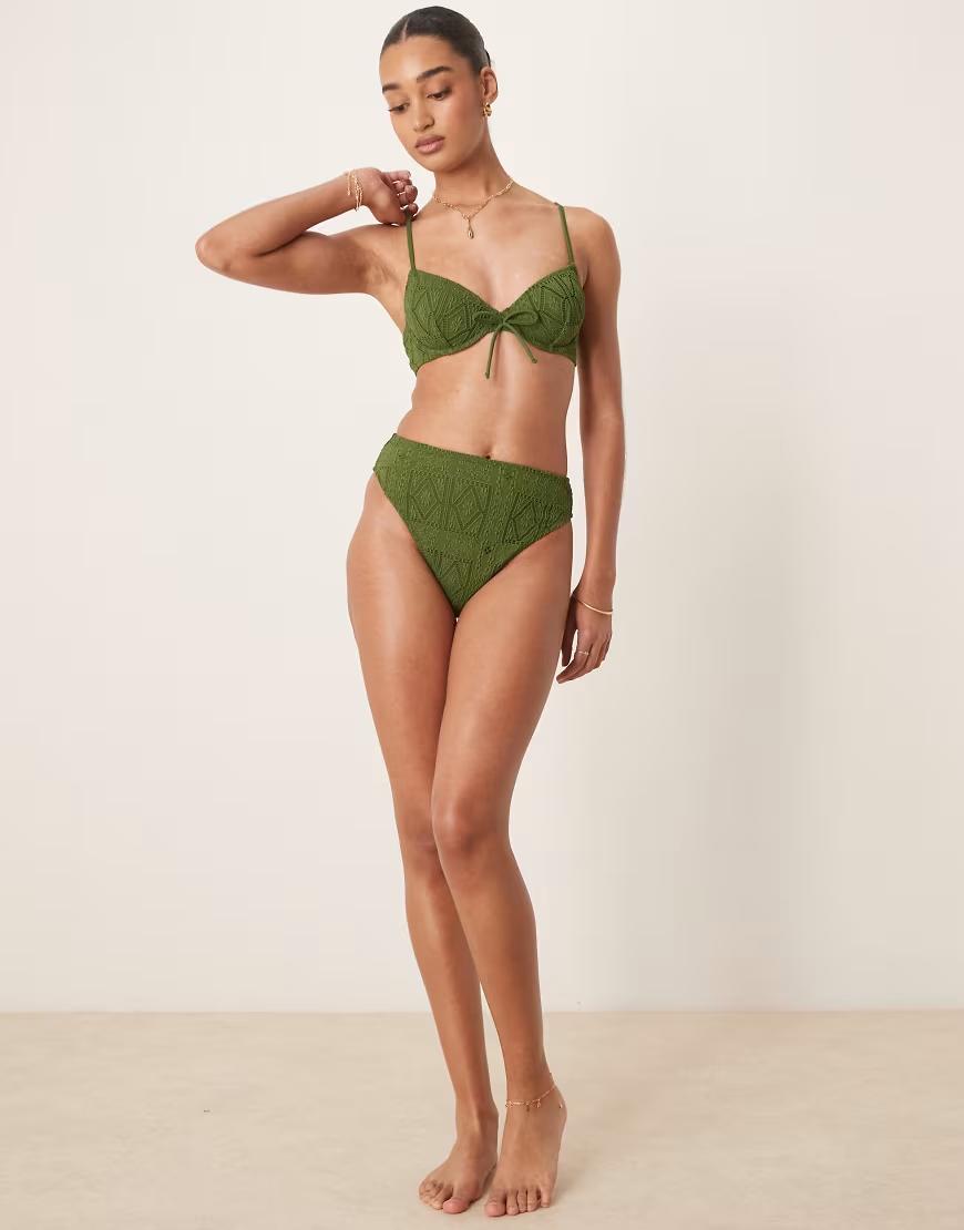 ZIELONY DÓŁ OD BIKINI TEKSTURA