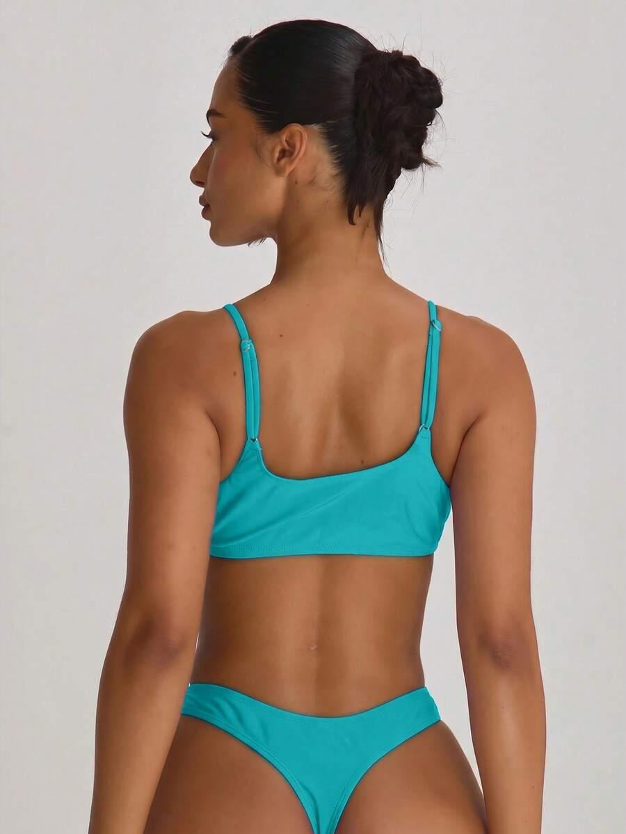 niebieski dół od bikini