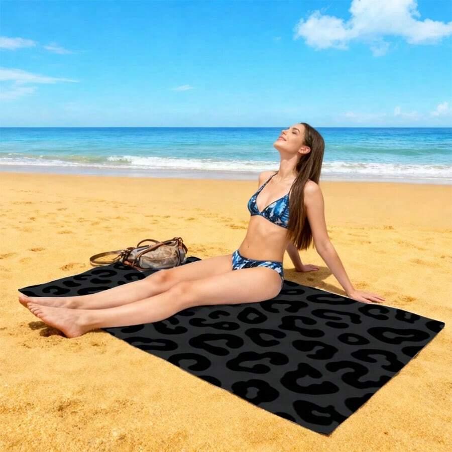 CZARNY RĘCZNIK PLAŻOWY LEOPARD PRINT