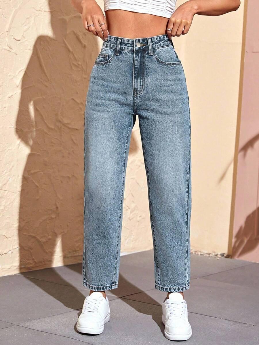 niebieskie spodnie jeans