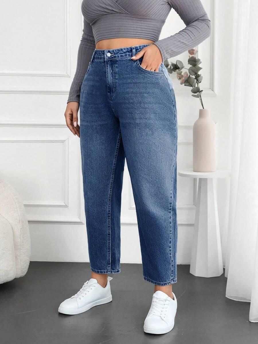 niebieskie spodnie jeans