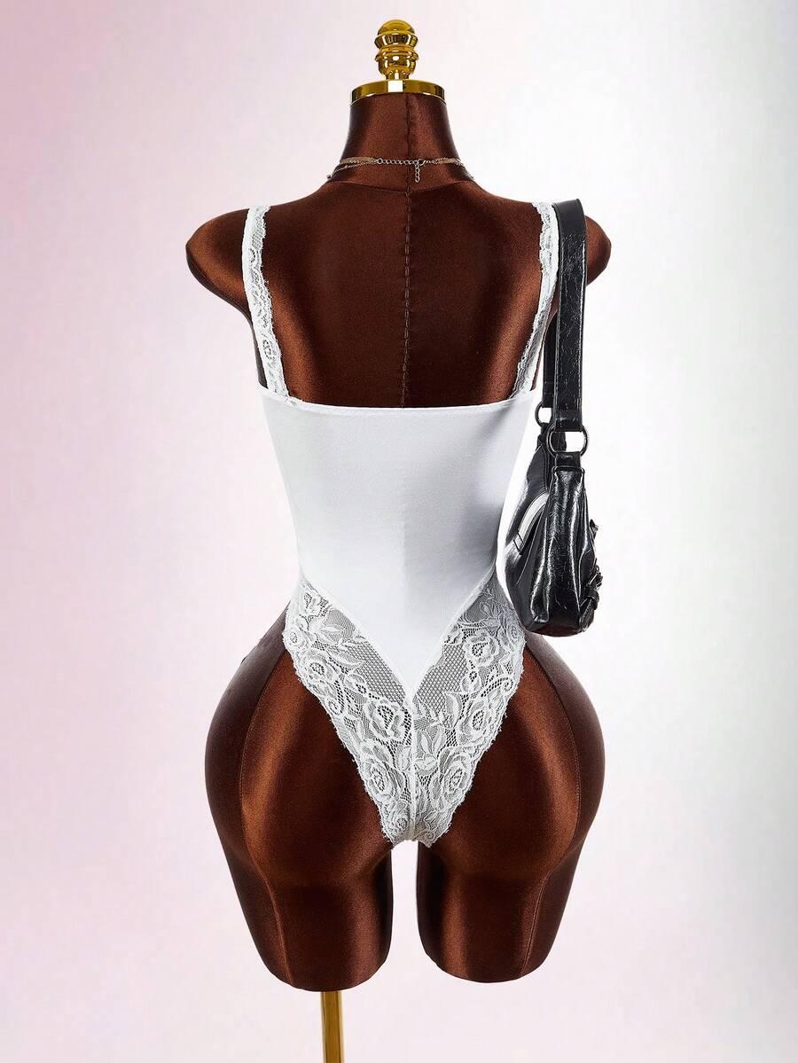 białe body koronka