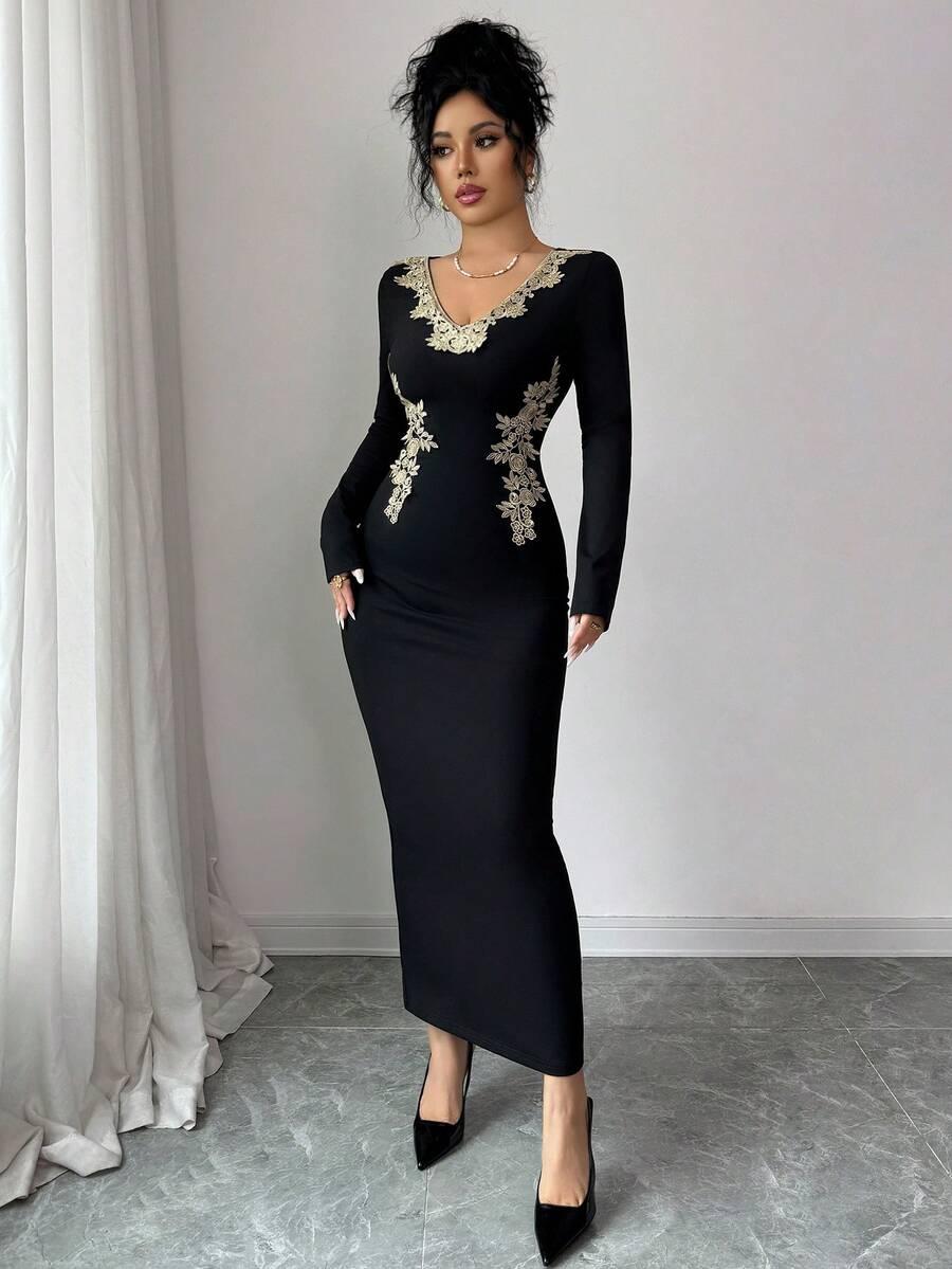 CZARNA SUKIENKA HAFT
