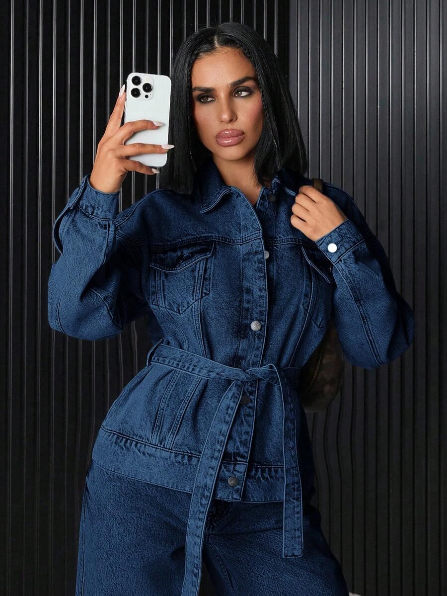 niebieska kurtka jeans