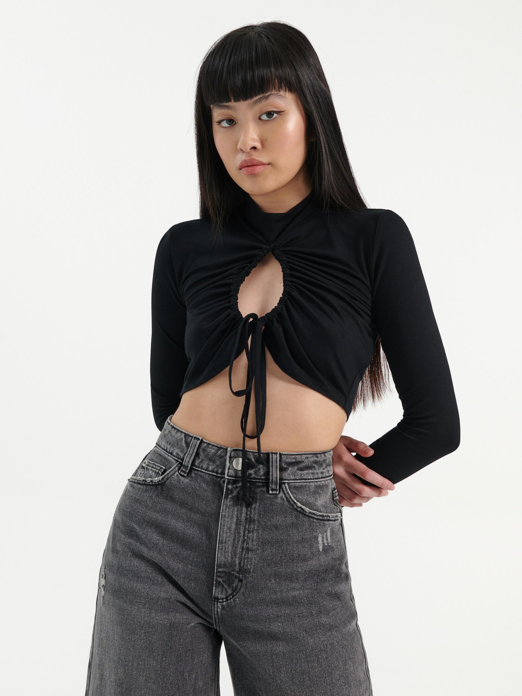 CZARNY CROP TOP DŁUGI RĘKAW WYCIĘCIE WIĄZANIE