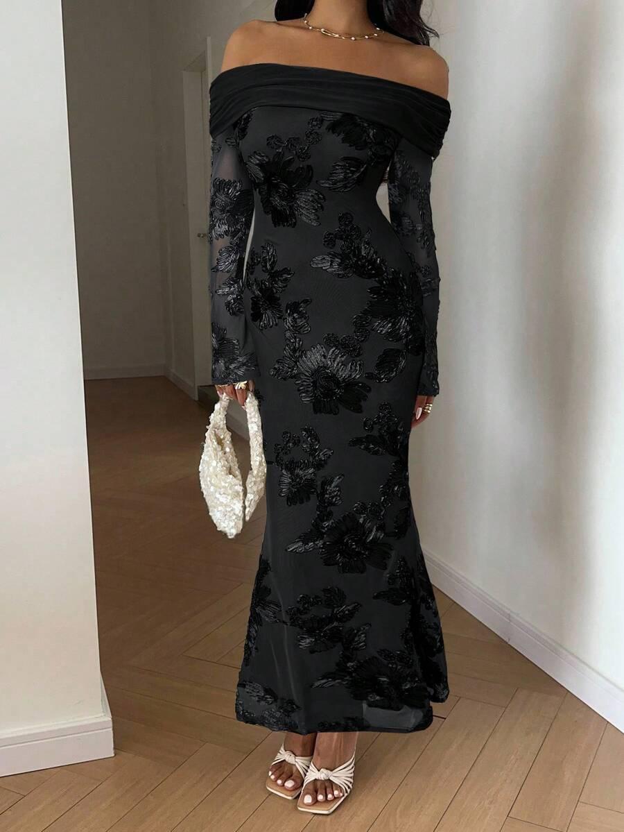 CZARNA SUKIENKA HAFT