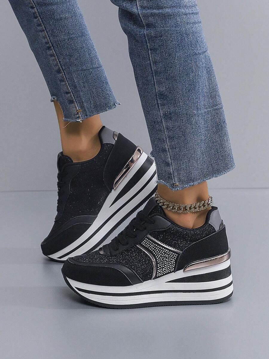 czarne buty sportowe