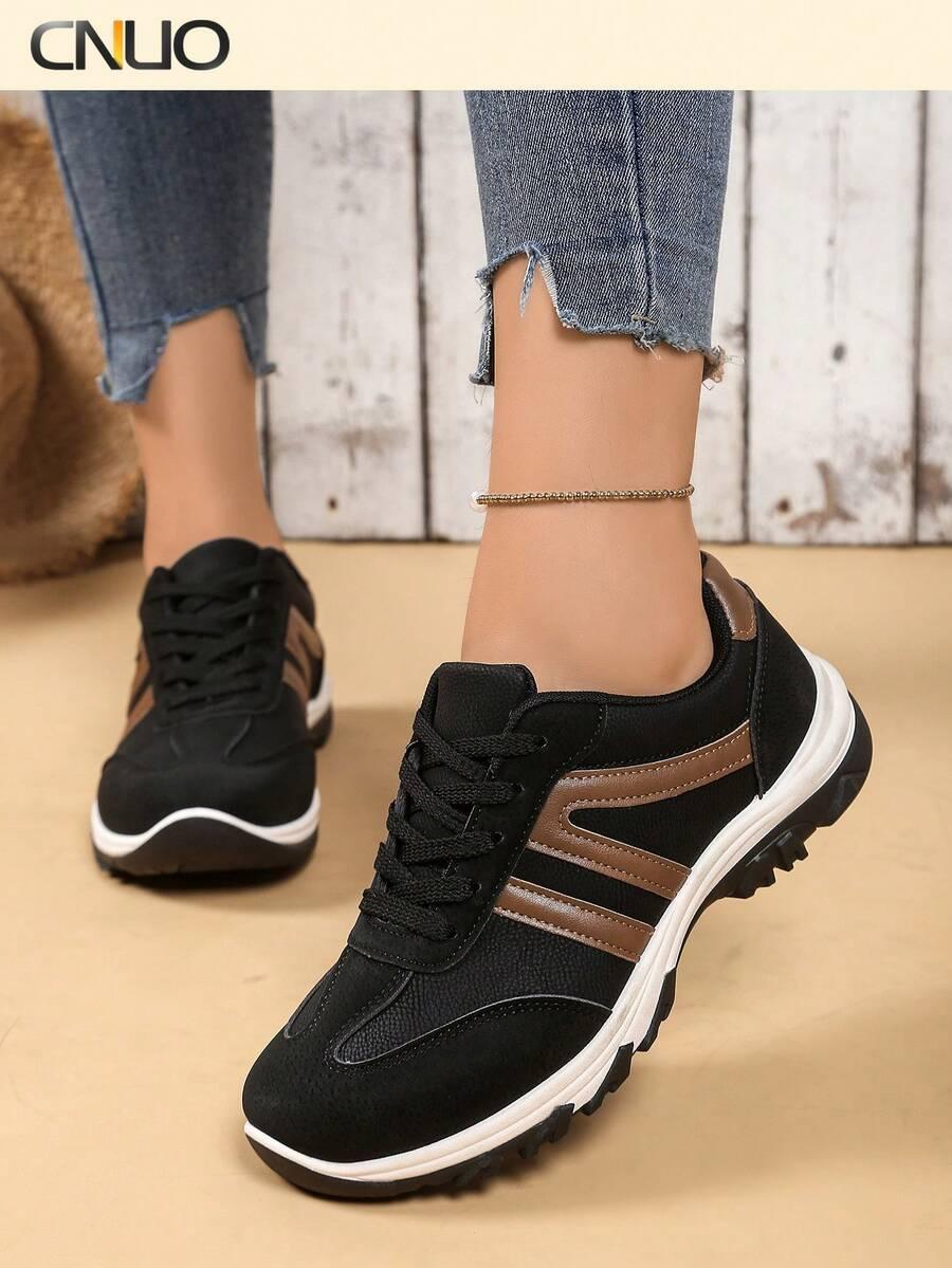 czarne buty sportowe