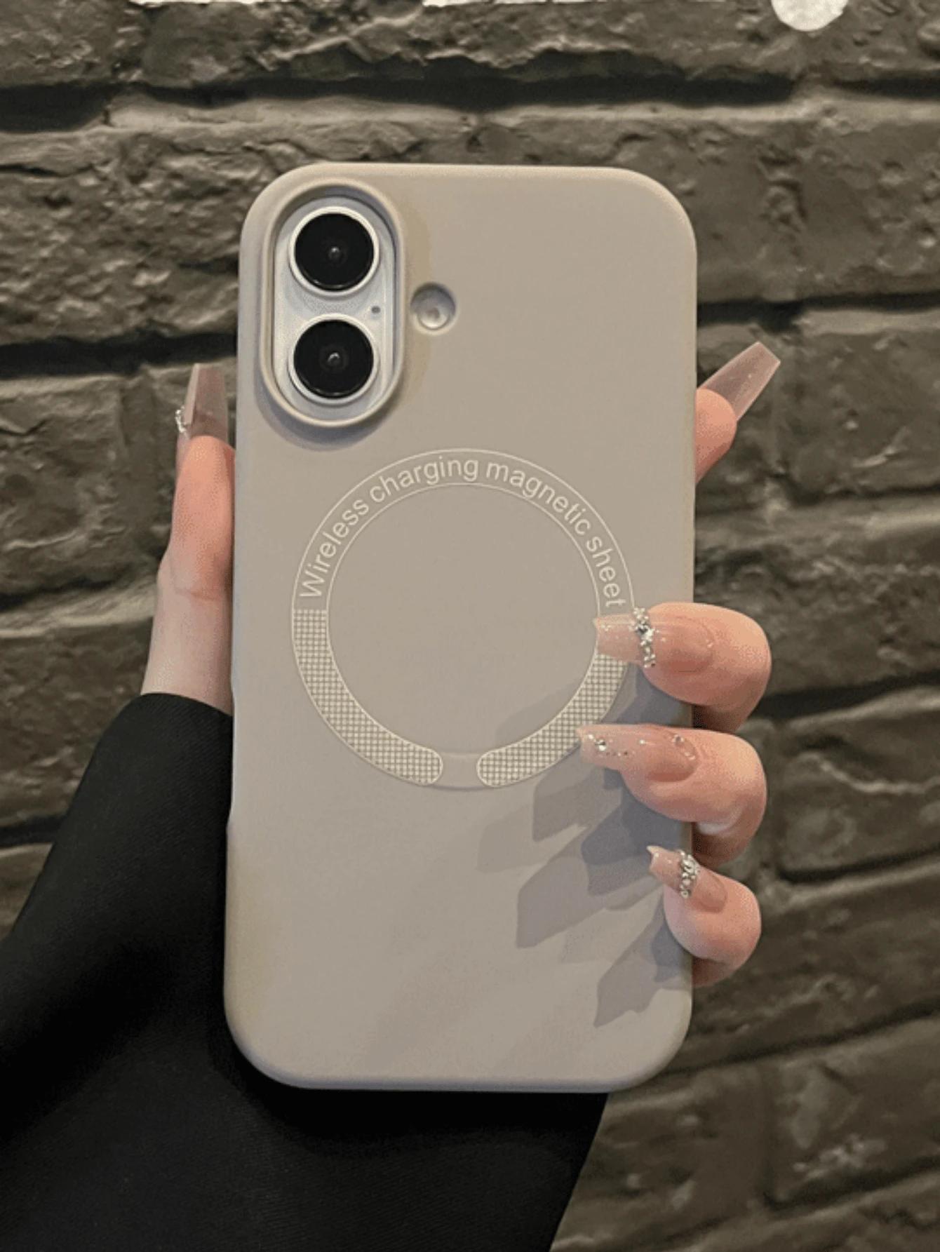 szare etui na telefon iPhone 17