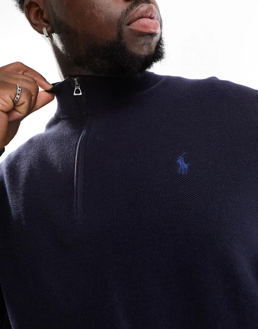 granatowy sweter stójka zamek tekstura logo