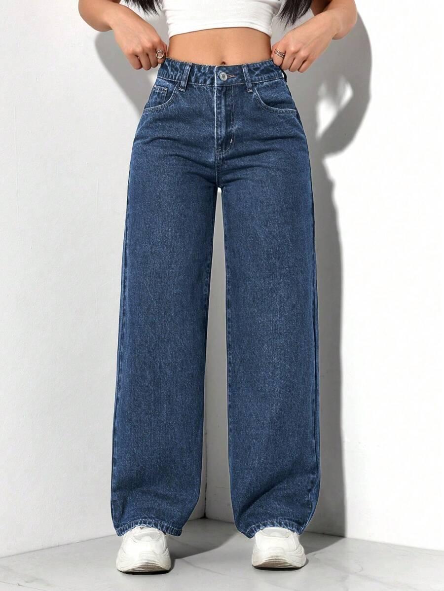 niebieskie spodnie jeans