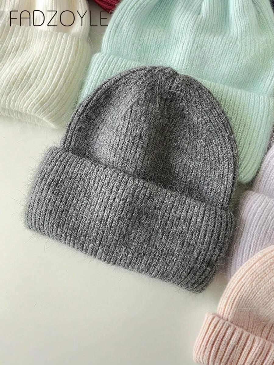 szara czapka beanie