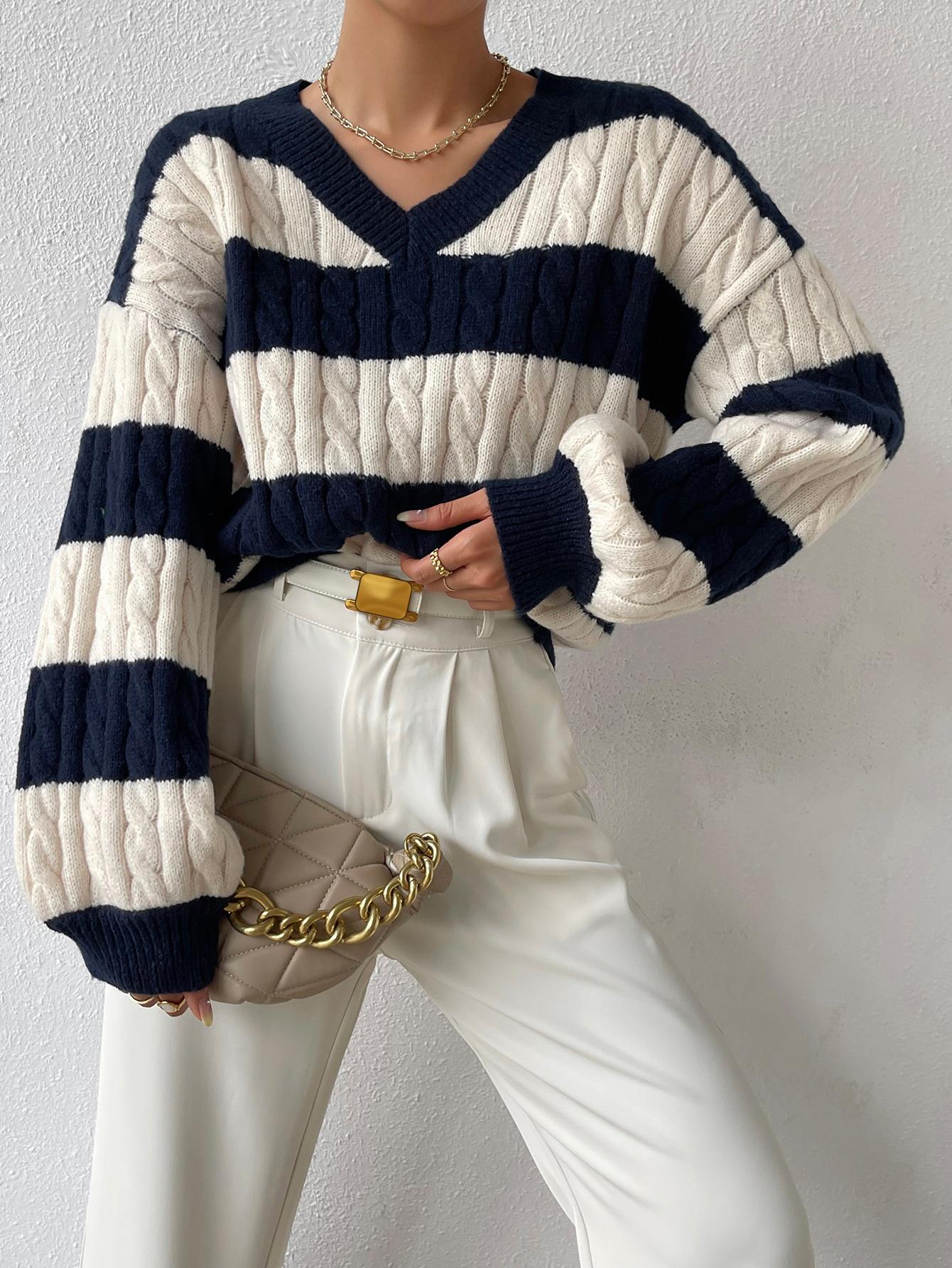 SWETER W PASKI SPLOT