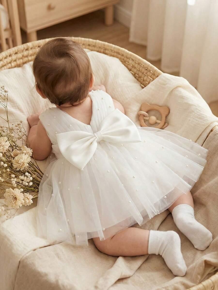 biała sukienka tiul