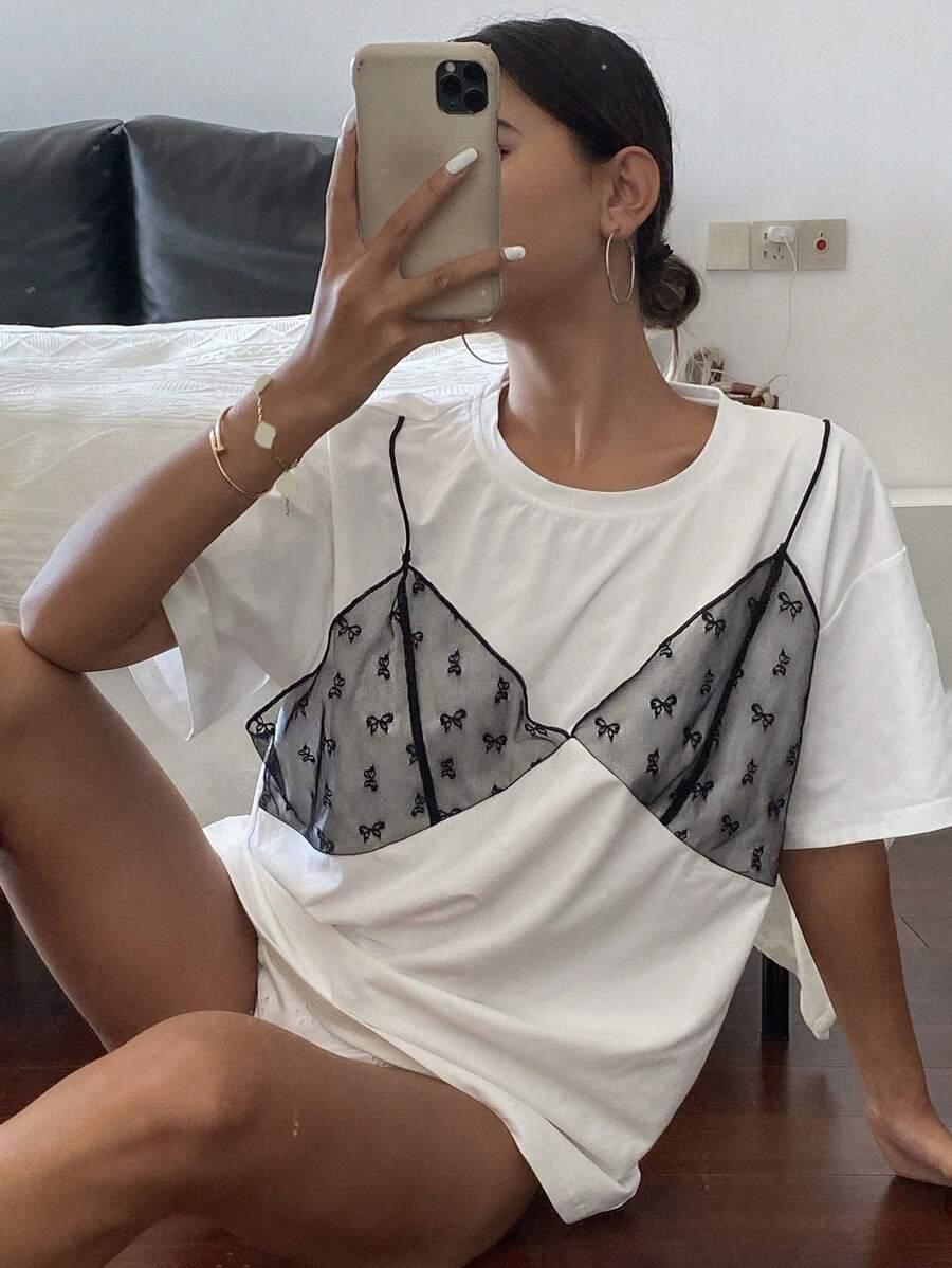BIAŁY T-SHIRT WZÓR