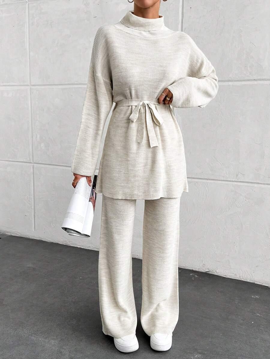 beżowy sweter półgolf