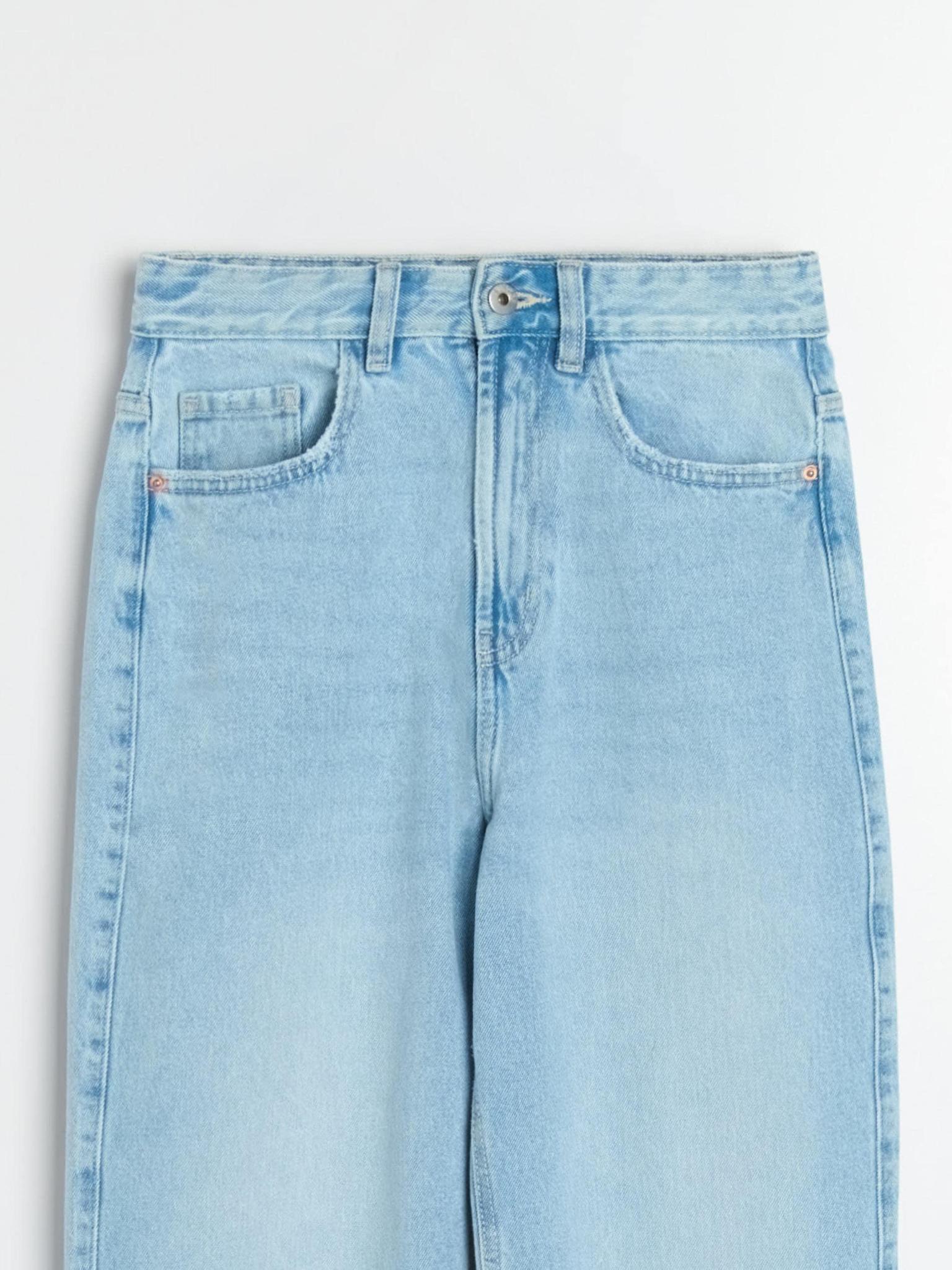 proste spodnie jeans